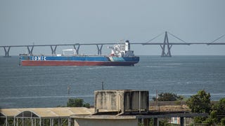 China exige que se protejan sus intereses en Venezuela tras el acuerdo petrolero con EE.UU.