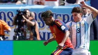 ¿Lamine Yamal le cierra las puertas del Barcelona a Julián Alvarez? 
