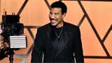 Lionel Richie continúa hospitalizado en UCI y se somete a pruebas cardíacas tras concierto