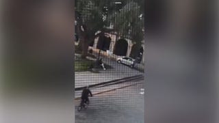 Cusco: turista resulta afectada por caída de rama en la Plaza Regocijo [VIDEO]