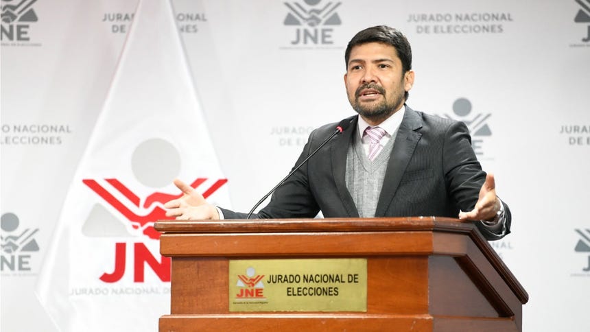 Entrevista a Carlos Vilela, Director nacional de Educación del Jurado Nacional de Elecciones.