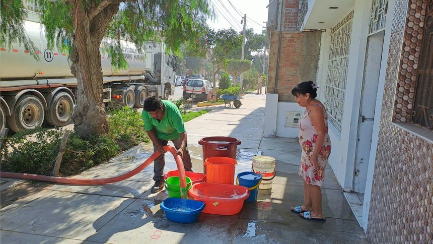 Población afectada por falta de agua en diferentes zonas de la región.