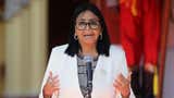Delcy Rodríguez dice que la Venezuela petrolera ayudará a equilibrar la economía mundial