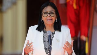 Delcy Rodríguez dice que la Venezuela petrolera ayudará a equilibrar la economía mundial