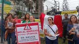 Surco: vecinos protestan por construcción de edificio que generaría congestión vehicular y dificultaría acceso a servicios básicos