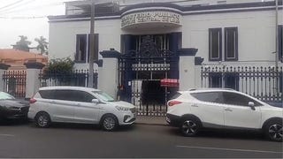 PNP investiga crimen de dos hermanas adultas mayores en SMP: cuerpos fueron trasladados a la Morgue de Lima