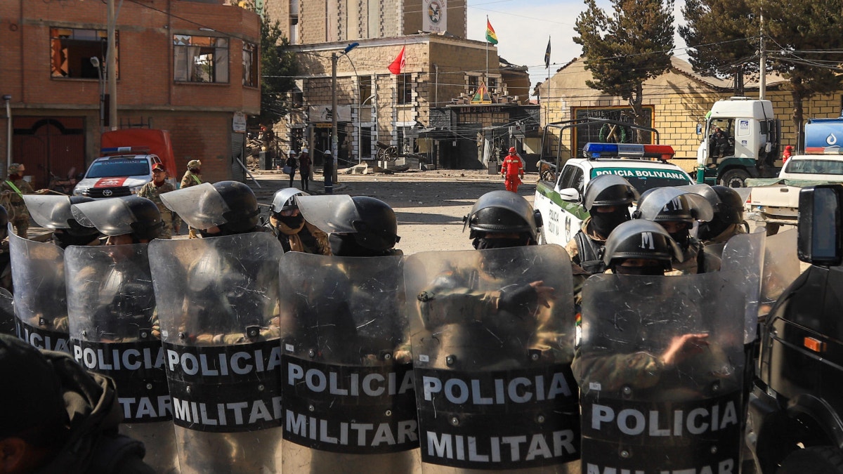 Suben a seis los fallecidos por las explosiones en un cuartel militar en Bolivia