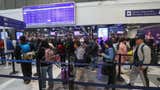 Aeropuerto Jorge Chávez: pasajera denuncia que trabajador se transfirió S/ 300 desde su celular durante control de embarque [VIDEO]