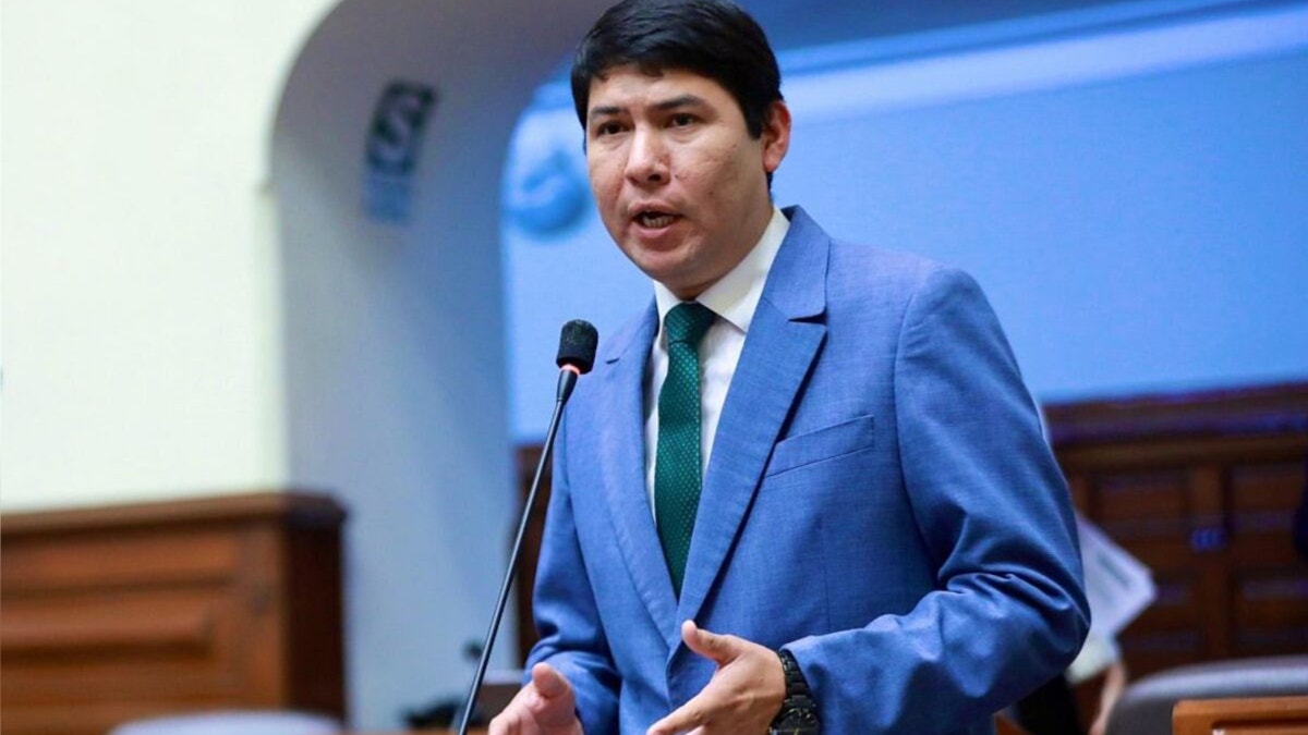 Presidente de la Comisión de Trabajo plantea revisar los "altos requisitos" que pide el Estado a jóvenes para trabajar