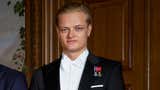 La justicia noruega prolonga la prisión domiciliaria al hijo de la princesa Mette-Marit, quien fue acusado de violación