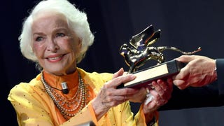 Ellen Burstyn, de 'El Exorcista´y 'Réquiem por un sueño', recibe el León de Oro a su trayectoria en Venecia