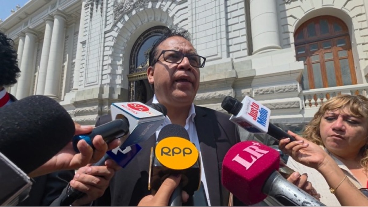 Roberto Sánchez defiende su contratación en el Congreso: "He sido convocado por nuestros propios senadores"