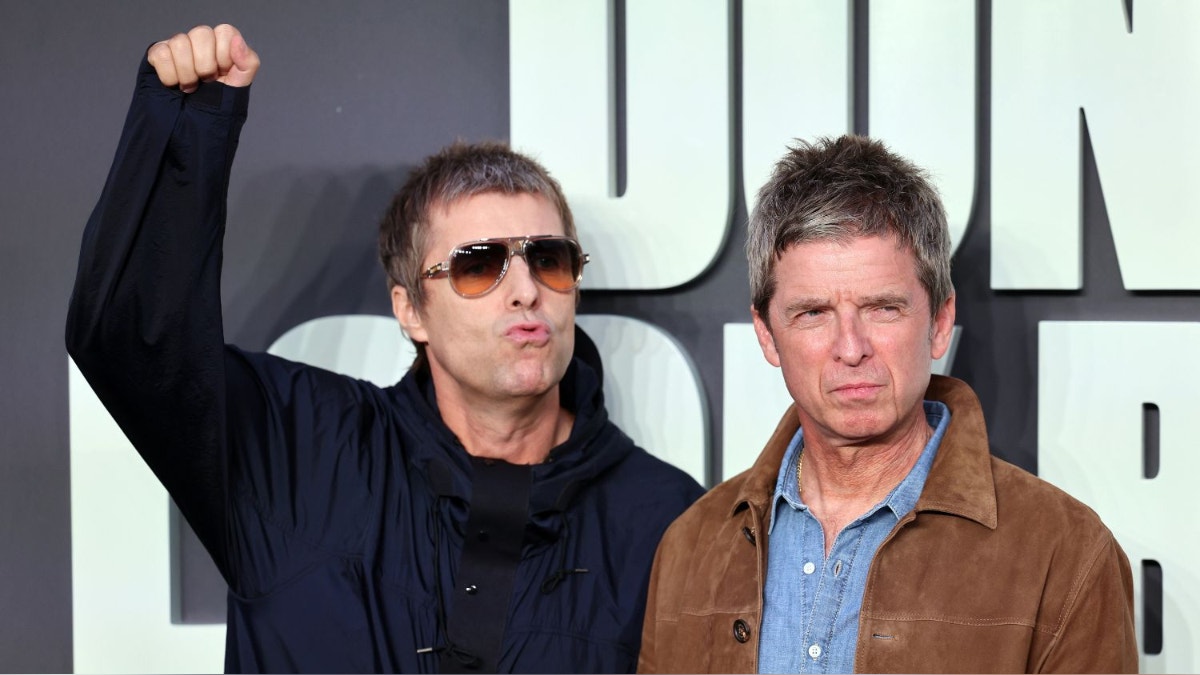 Los Gallagher se dan un baño de masas con el estreno del documental de Oasis en Londres