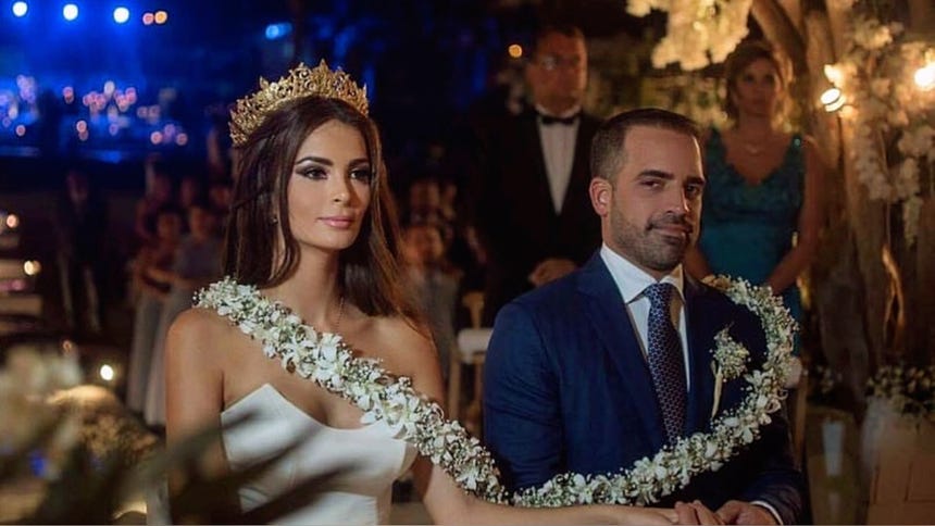 Laura Spoya y Brian Rullan se casaron por civil y religioso en febrero 2017.