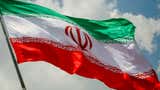 Irán ataca dos buques y bases estadounidenses en Jordania y una decena de barcos en Ormuz