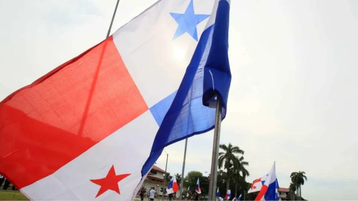 Panamá evalúa contratar oncólogos y cardiólogos extranjeros ante falta crítica de personal en el país