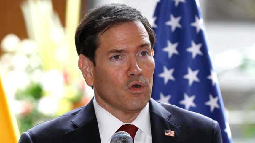 Marco Rubio llega a Lima para reunirse con Keiko Fujimori.