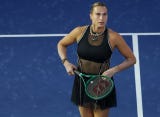 Sabalenka le ganó la primera -Australia 2023- y la última -Indian Wells 2026-, con Rybakina apuntándose Indian Wells 2023, Brisbane 2024, las Finales de la WTA de 2025 y Australia 2026.