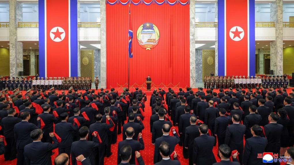El Gobierno de Lee Jae-myung subrayó la importancia de mantener una postura de preparación impecable e instó a Corea del Norte a cesar de inmediato dichos lanzamientos, señalando que constituyen una grave violación de las resoluciones del Consejo de Seguridad de la ONU.