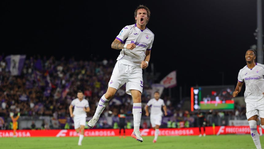 Con el triplete de goles ante el Venezia, Mastantuono se convirtió, además, en el jugador de fuera de Italia más joven en conseguirlo en la historia del Fiorentina, tras superar a Claudio Desolati.