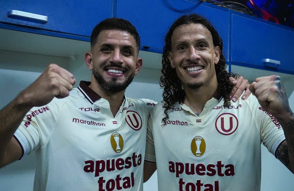 Matías Di Benedetto y Williams Riveros se mostaron sólidos en defensa.