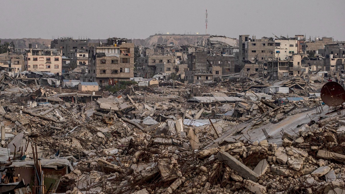 Israel mata a dos palestinos en un ataque aéreo contra el suroeste de la ciudad de Gaza
