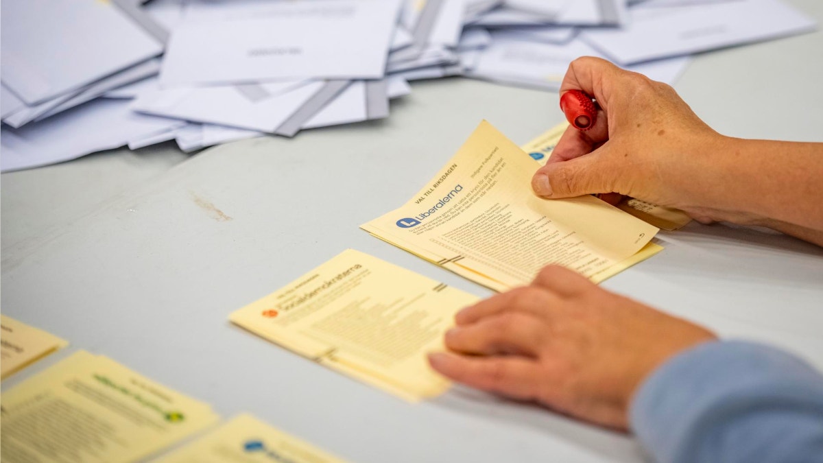 Tensiones entre la izquierda y un estrecho balotaje prolongan la formación de un gobierno en Suecia