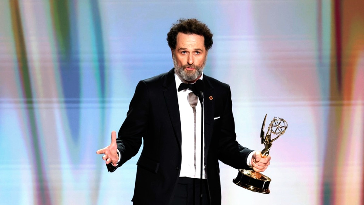 ¡Histórico! Matthew Rhys gana dos premios Emmy a mejor actor principal en una misma noche