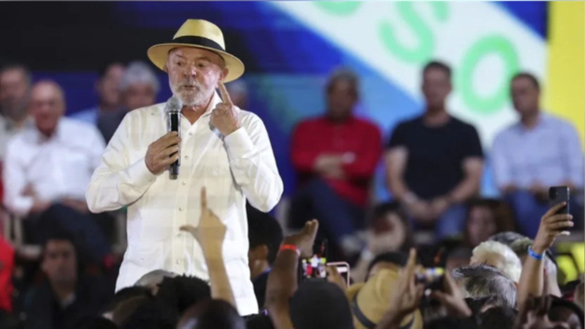 Lula amplía los créditos para taxistas a dos semanas de las elecciones