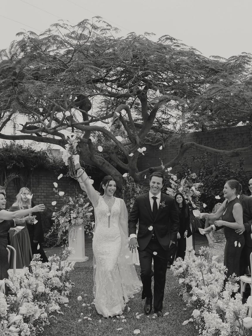 Mafer Neyra compartió románticas fotos y videos de su boda con Ernesto Cabieses.