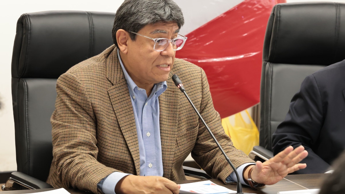Ministro de Economía Elmer Cuba: "la pesca, el agro y textil ya están en recesión" por impacto del Fenómeno El Niño
