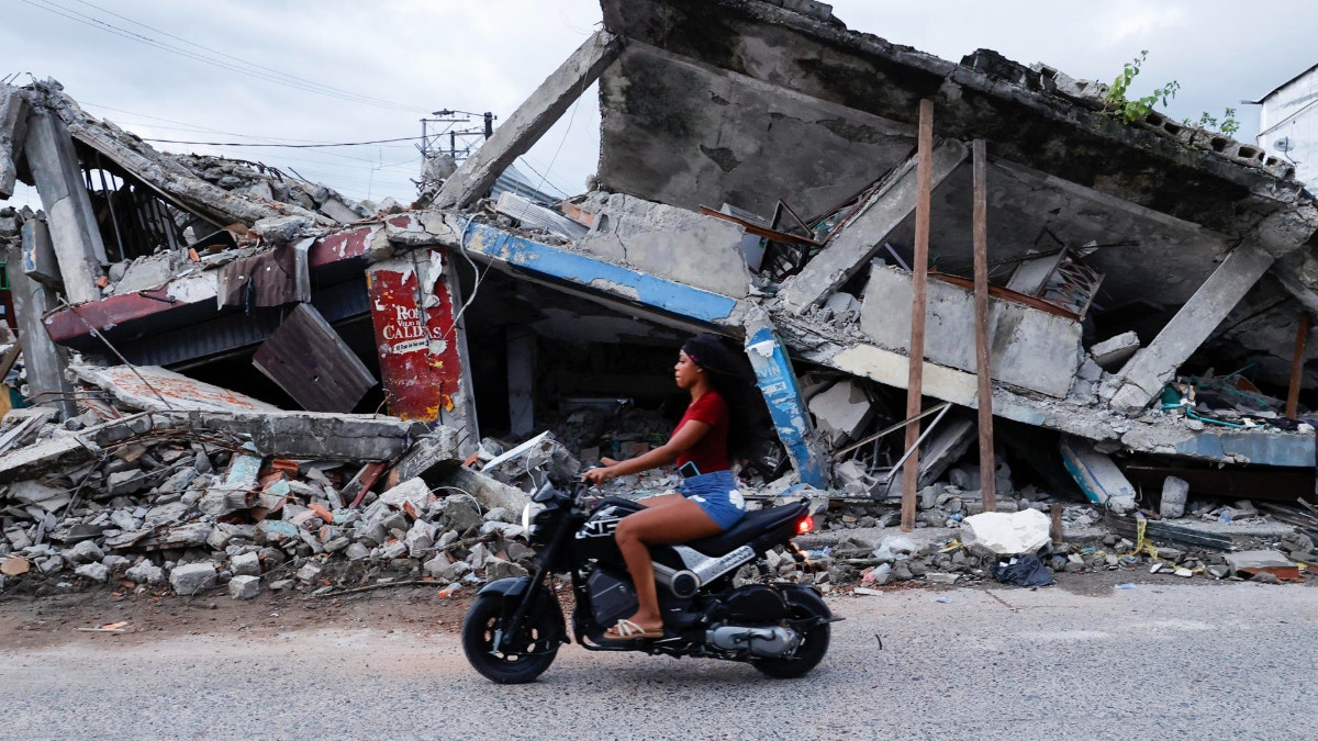 Tres sismos en diez minutos en Colombia reavivan el recuerdo del gran terremoto de agosto