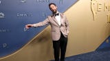 Noah Wyle llegó a los Emmy 2026 como nominado a Mejor actor protagonista en una serie dramática por su papel del doctor Michael “Robby” Robinavitch en The Pitt.