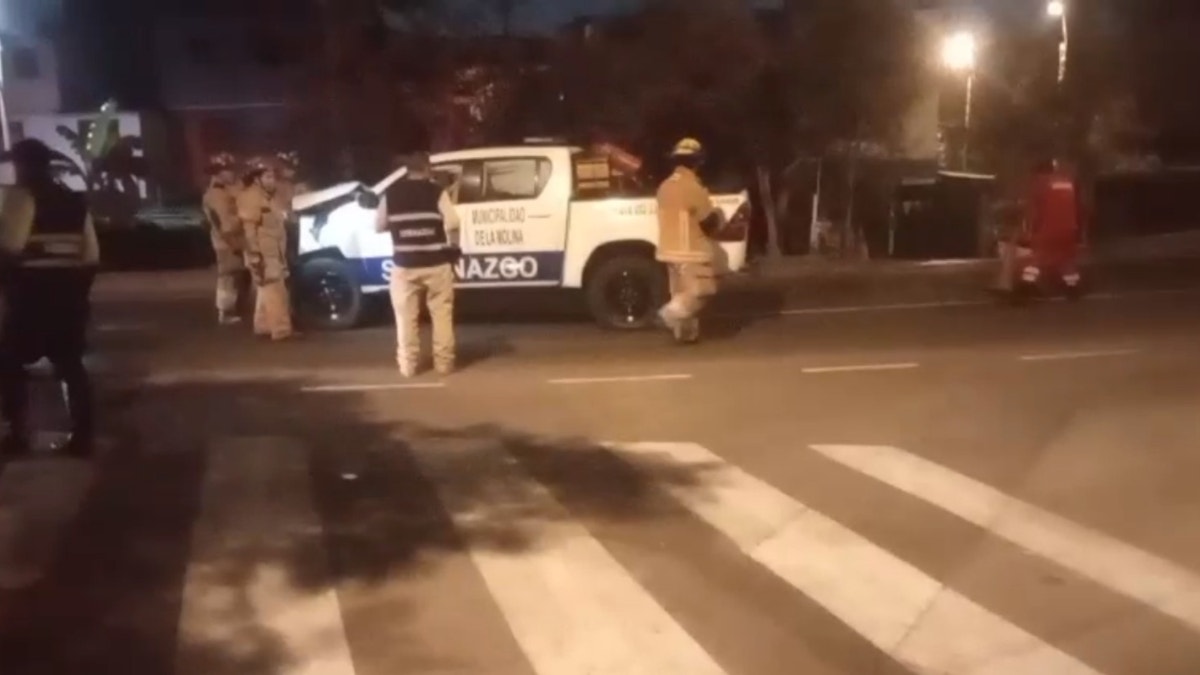 La Molina: vehículo de Serenazgo choca contra muro de condominio y deja un hueco en la pared