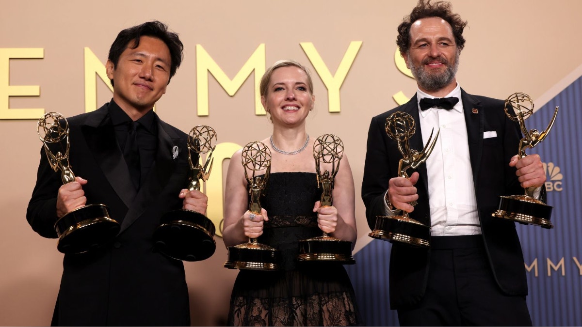 Emmy 2026: Widow's Bay arrasa con 14 premios en una noche que recordó a grandes estrellas de Hollywood