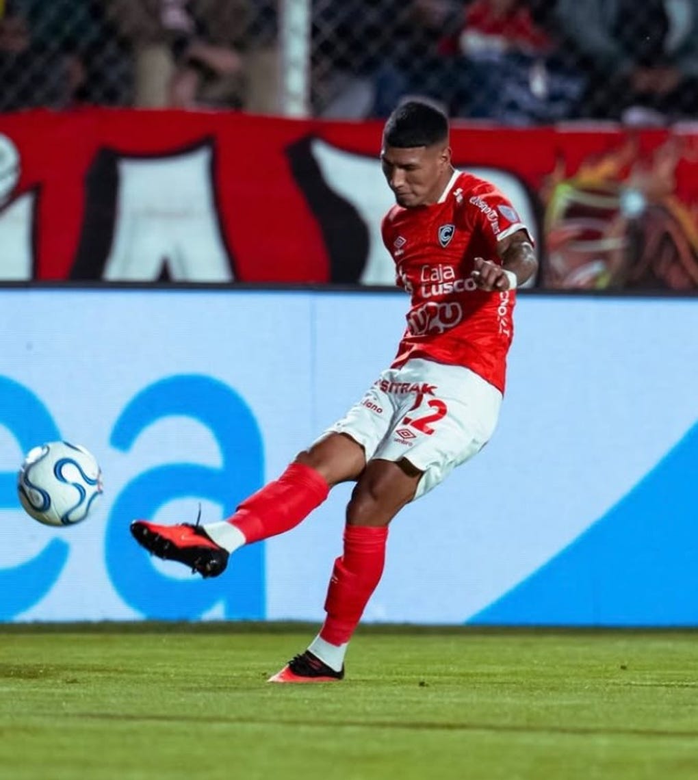 <strong>Carlos Cabello (Cienciano - defensa):</strong> 500 mil euros