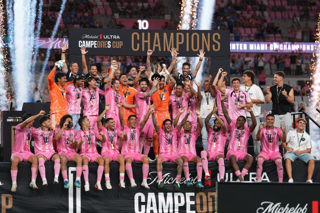La fiesta fue completa en Miami, que volvió a celebrar un título, y se brindó una alegría en medio de un año duro a nivel de resultados, que solo resolvería la segunda MLS Cup consecutiva.