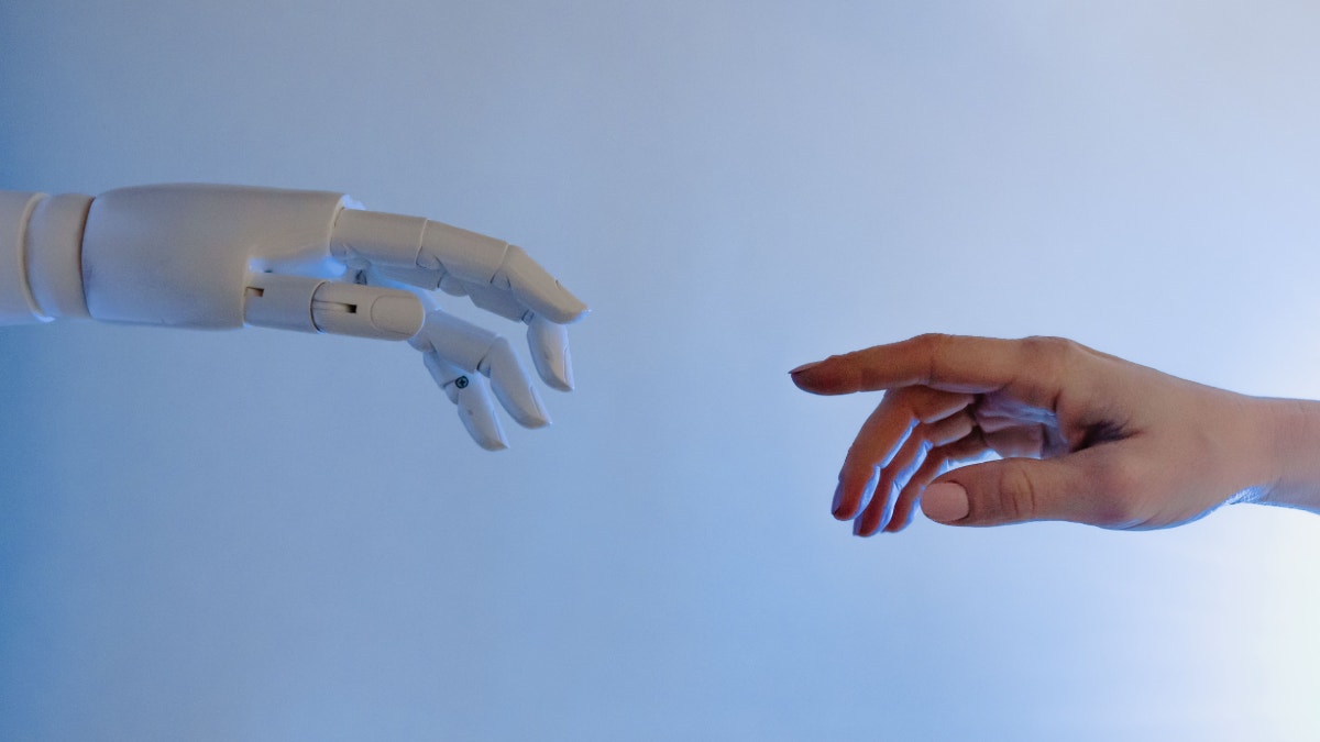 NVIDIA y Salesforce crean Koa, su modelo de inteligencia artificial que promete "pensar" sin arriesgar datos privados