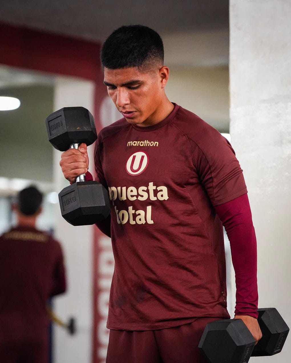 <strong>Piero Quispe</strong> (Universitario)