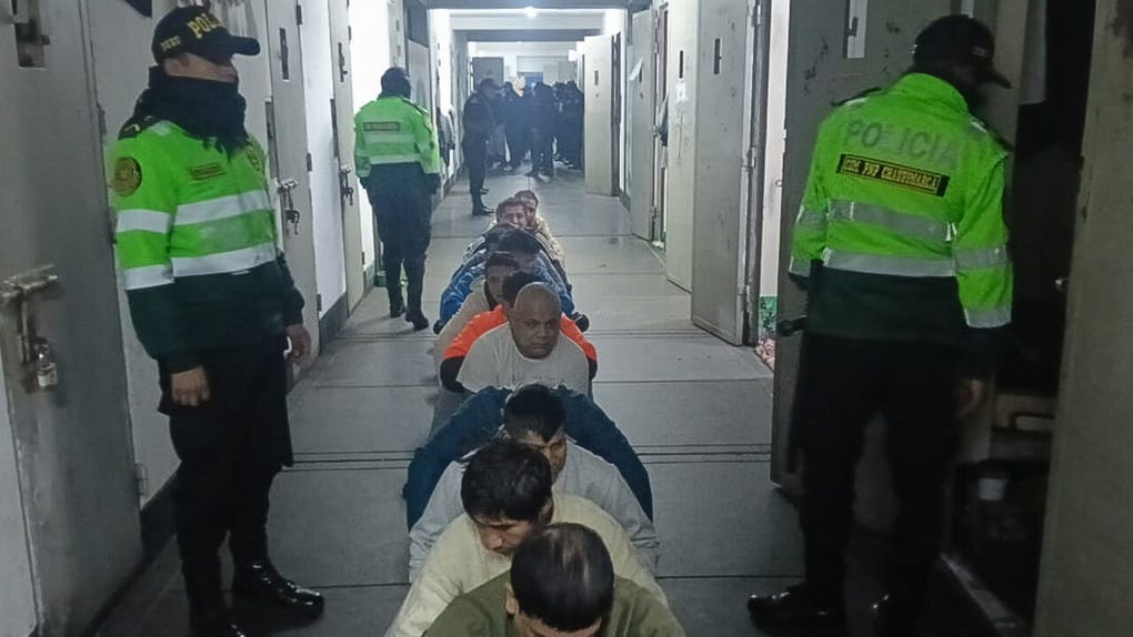 “Esta intervención marca el inicio de una nueva etapa de operaciones firmes y sostenidas destinadas a neutralizar el accionar de la delincuencia común y la criminalidad organizada desde los establecimientos penitenciarios”, destacó la PNP.