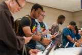 La llegada del iPhone 18 volvió a congregar a decenas de seguidores de Apple en el corazón de Manhattan.