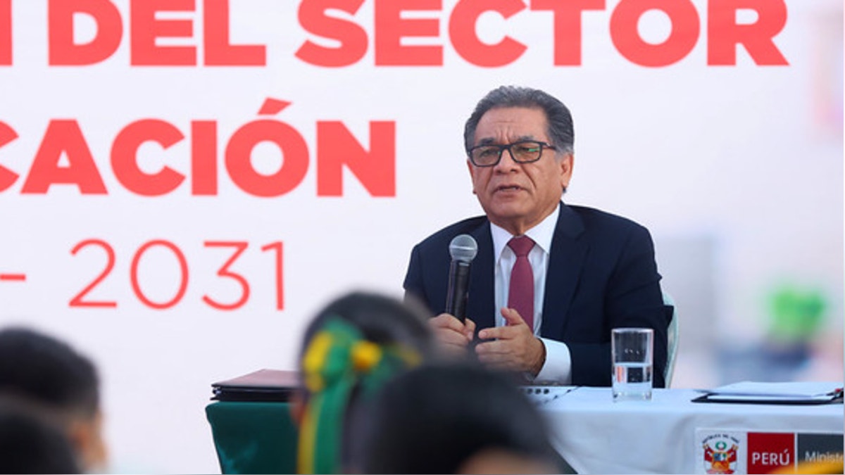 Bancadas de oposición presentan moción de interpelación contra el ministro de Educación
