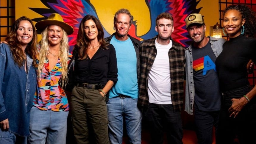 Presley Gerber junto a sus padres, Cindy Crawford y Rande Gerber, durante un evento realizado tres meses antes de su muerte.