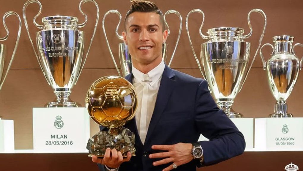 <strong>Real Madrid ganó 12 veces</strong>: Cristiano cuatro (2013, 2014, 2016 y 2017). Alfredo Di Stéfano (1957 y 1959), Raymond Kopa (1958), Luis Figo (2000), el brasileño Ronaldo (2002), Fabio Cannavaro (2006), Luka Modric (2018) y Karim Benzema (2022).