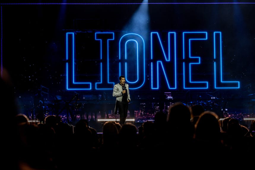 Entre las canciones más conocidas de Lionel Richie están 'Hello', 'All Night Long' y 'Say You, Say Me'.