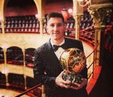 <strong>Barcelona ganó 12 veces:</strong> Messi seis (2009, 2010, 2011, 2012, 2015 y 2019), Luis Suárez (1960), Johan Cruyff (1973 y 1974), Hristo Stoichkov (1994), Rivaldo (1999) y Ronaldinho (2005).