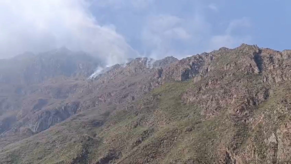 El fuego ha sido controlado, pero aún sigue en la zona conocida como Cementerio, adyacente al Camino Inca. 