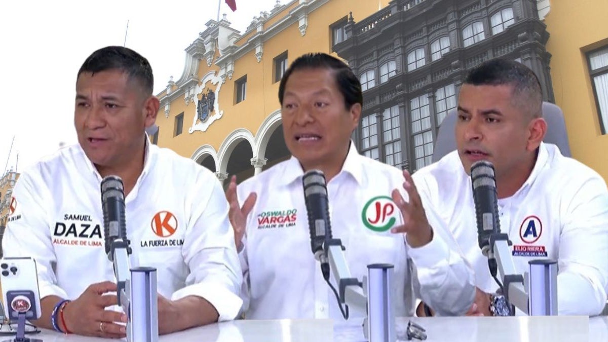 Candidatos a la alcaldía de Lima durante el debate electoral