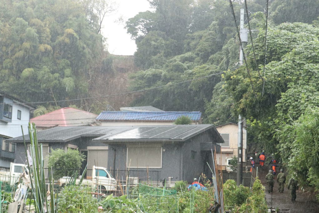 Entre las últimas víctimas contabilizadas se encuentran una mujer hallada muerta en Kanagawa y un hombre localizado en el interior de un vehículo sumergido en Chiba, informó la agencia local de noticias Kyodo, sin detallar la edad de las víctimas.