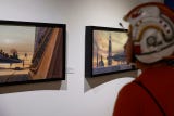 Su interior alberga más de 1 300 obras de arte distribuidas en más de una treintena de galerías en las que convergen diversos artistas, corrientes y épocas de la historia de la humanidad.
